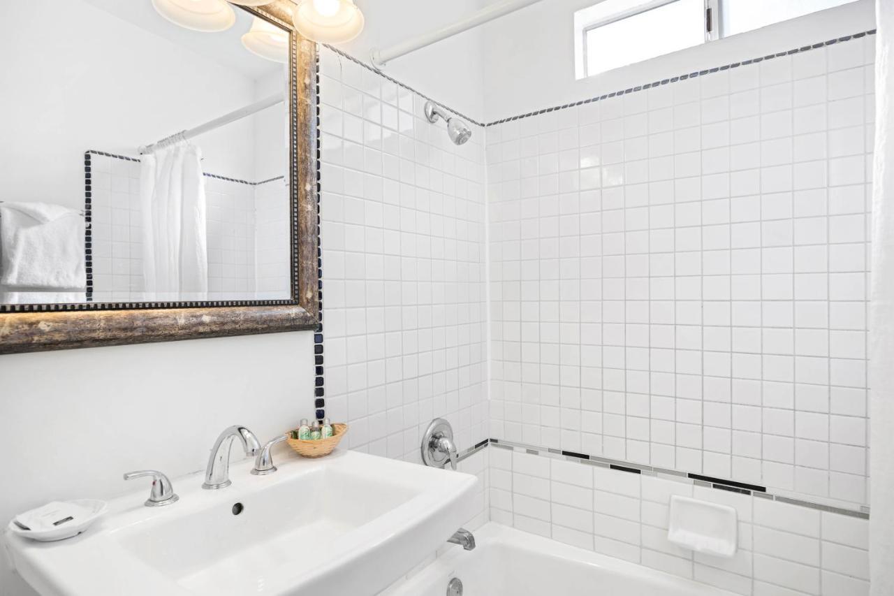 Sea Blue 3* Los Angeles